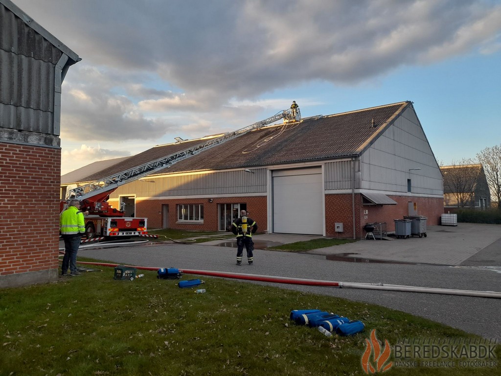 27/04-21 Brandvæsnet tilkaldt til brand ved Forskningscenter Foulum, 8830 Tjele