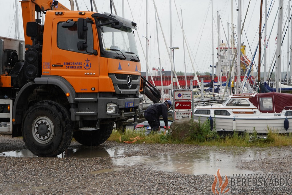 21/06-21 Bjærgning af køretøj i Horsens Marina