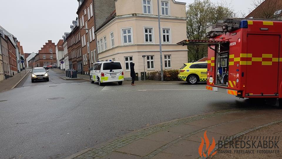 04/12-21 Brandvæsnet måtte assistere politiet på Houmannsgade i Horsens