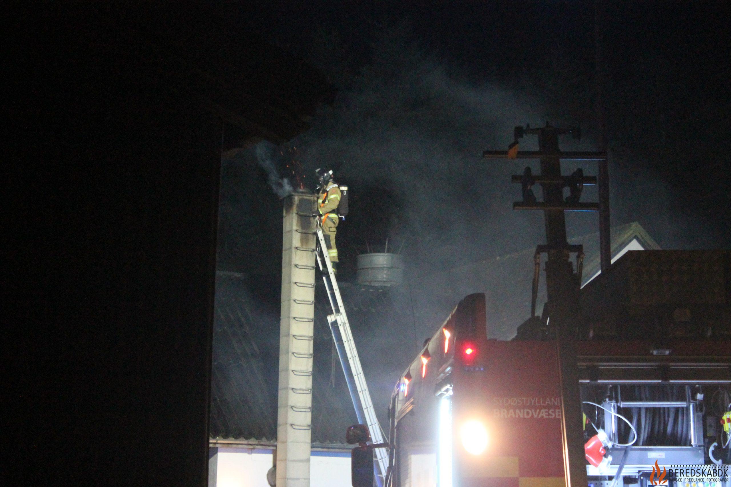 09/02-22 Brand – Skorsten hårdt tag – Naldalvej, 8752 Østbirk