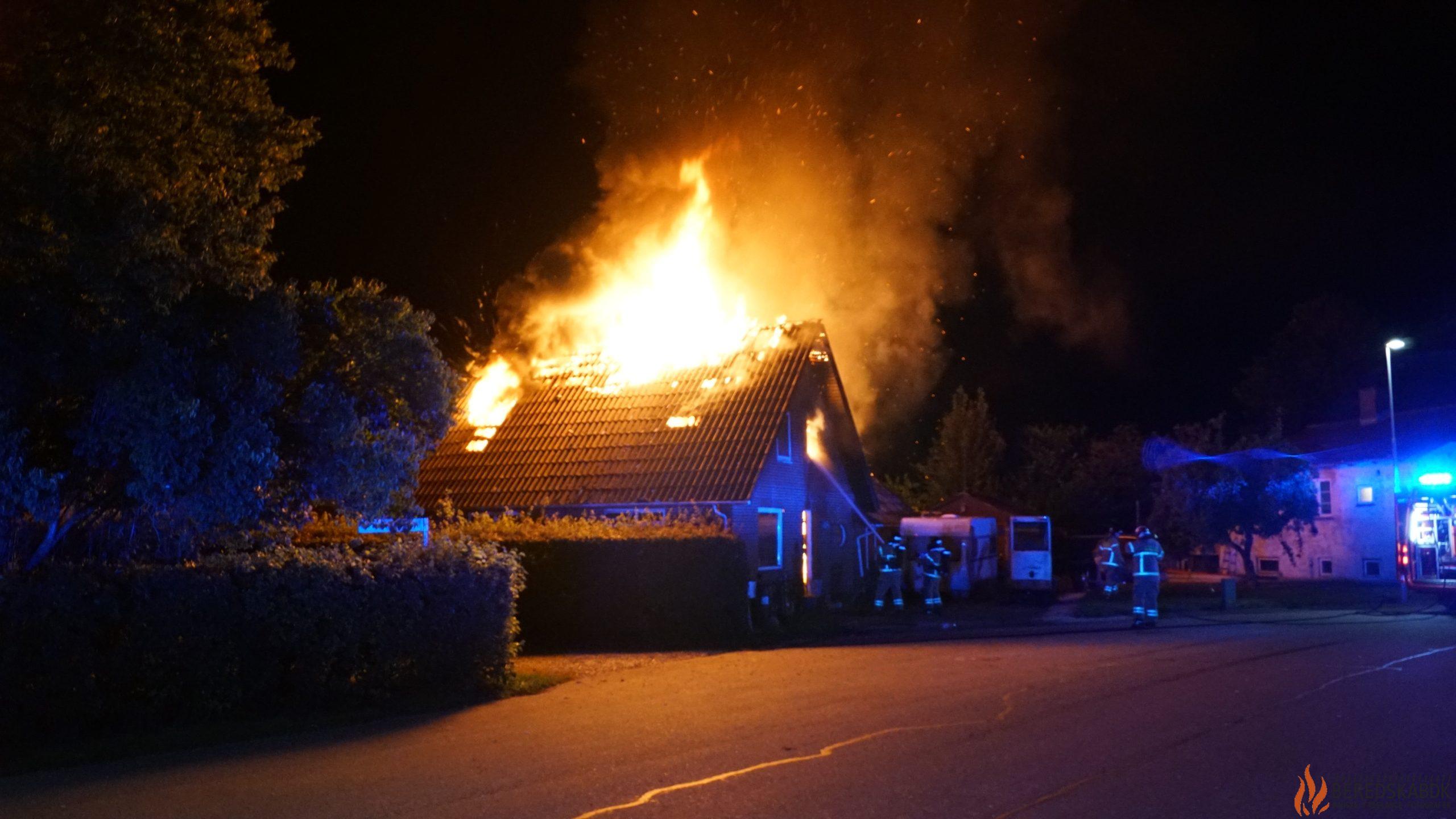 17/08-22 Voldsom brand i Åle ved Tørring