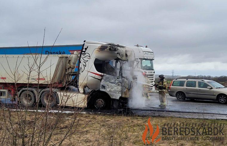 20/03-23 Brand i lastbil på Vestvejen tæt ved E45 afkørsel 57, Horsens Syd