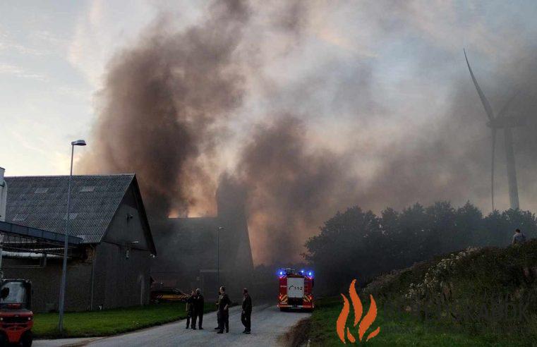 03/08-23 Voldsom brand i Vildbjerg