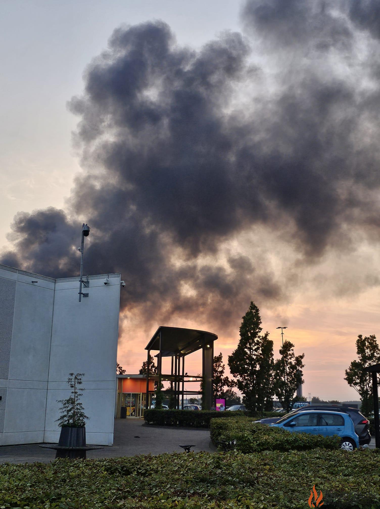 11/09-23 Kolding: Fabrik står i flammer