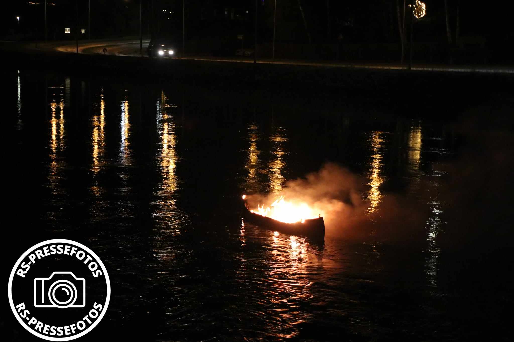 30/12-23 Horsens: Brand i en lille båd