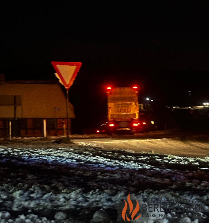 17/01-24 Lastbil forulykket på Gl.Randersvej, 8830 Tjele