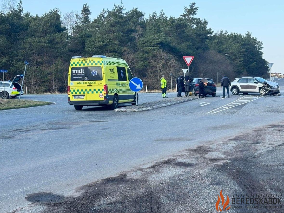 04/03-24 Ulykke i krydset Grenåvej og Lufthavnsvej i Feldballe