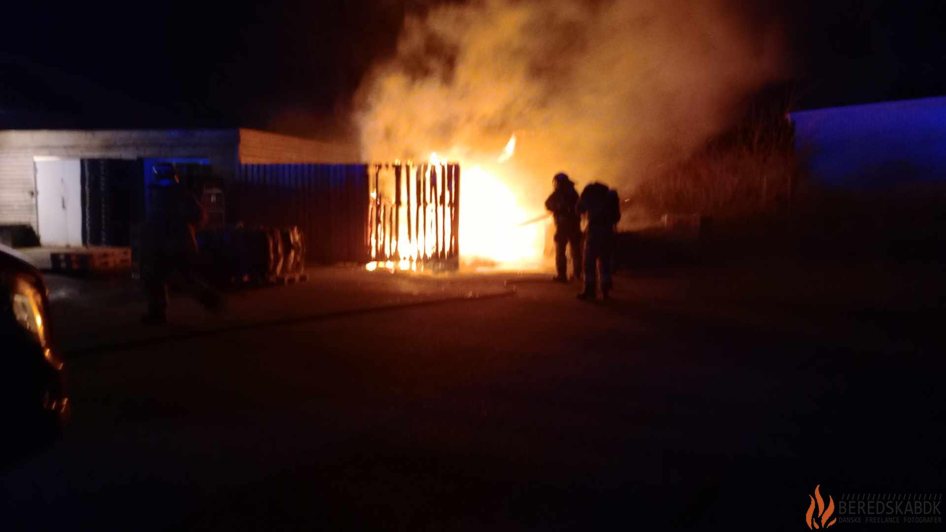 11/03-24 Brædstrup: Ild i container ved Netto