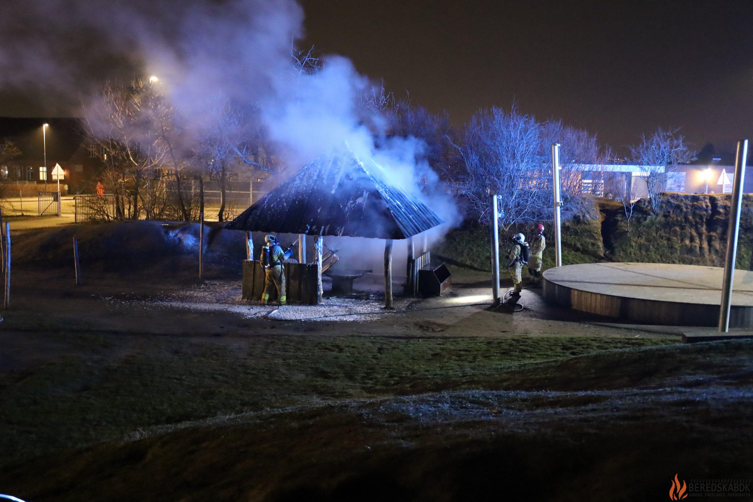 01/03-24 Aarhus: Påsat brand ved skole i Stavtrup