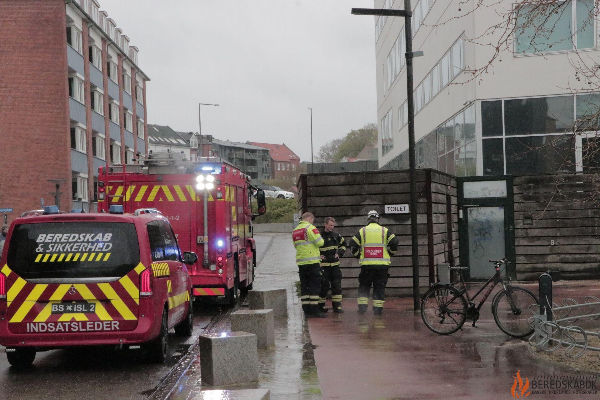 26/04-24 Brand på toiletbygning på Jens Otto Krags Plads i Randers
