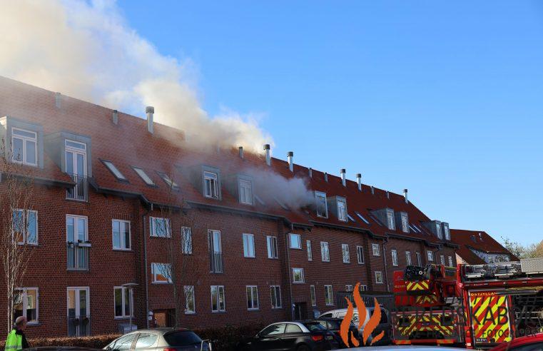 16-04-24 brandvæsnet er pt tilstede på Dybbølvej i Risskov