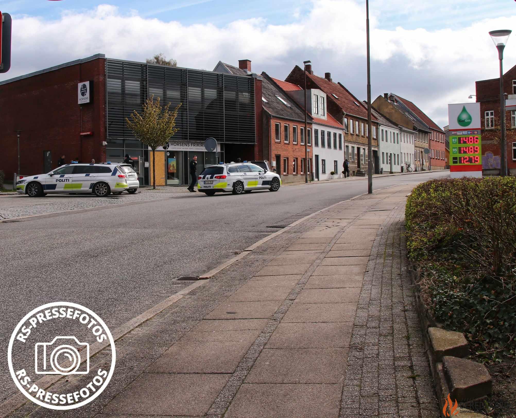 18-04-24 tre anholdt på Nørretorv i Horsens