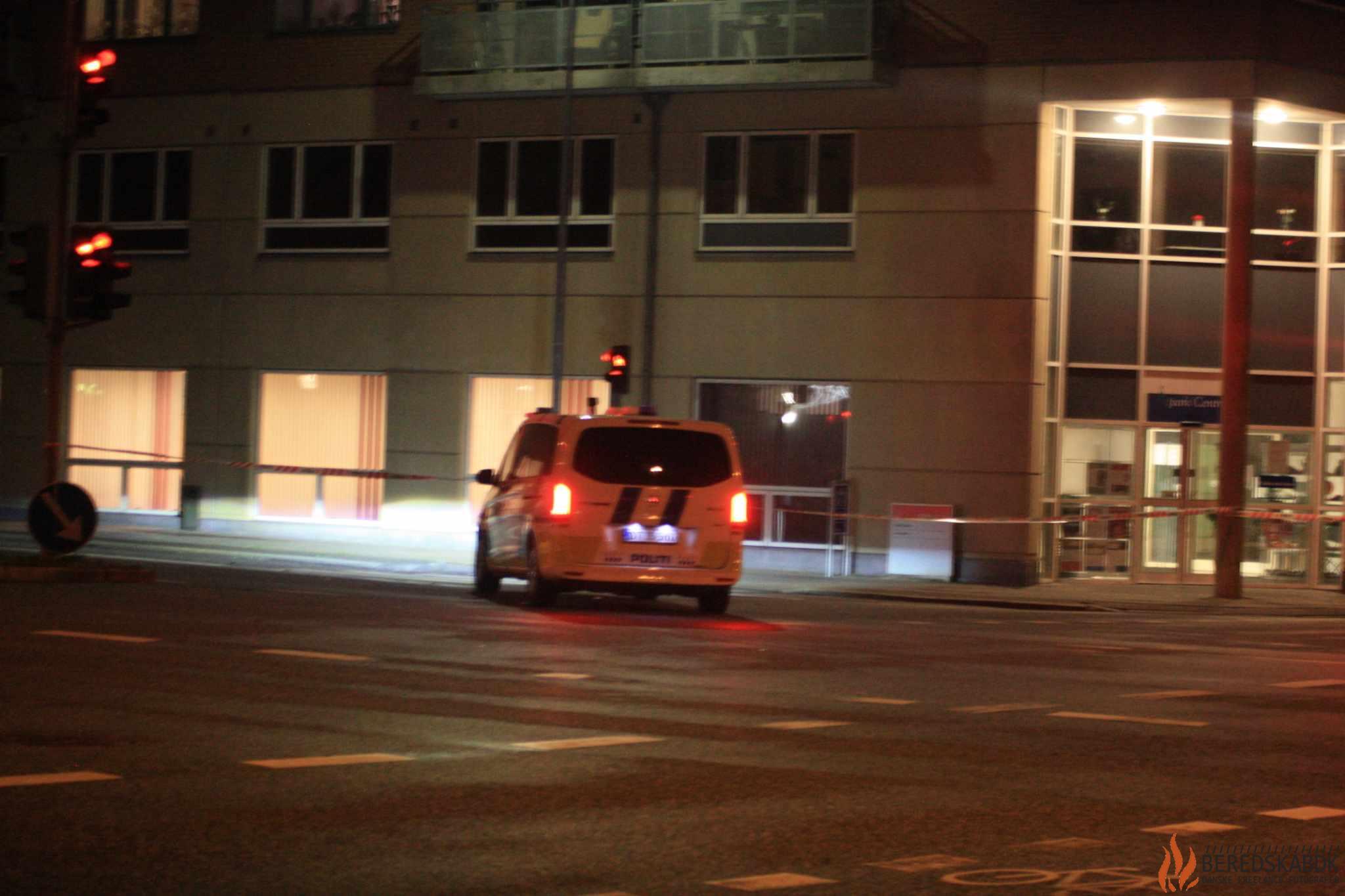15-04-24 politiet er natten til mandag tilstede på Lichtenbergsgade i Horsens