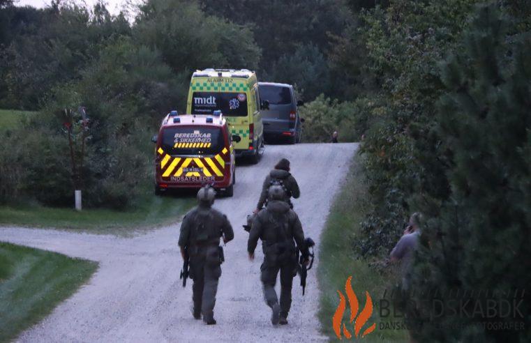 02/09/24 Mand Forskanser Sig i Knebel: Politiet Er Massivt Til Stede