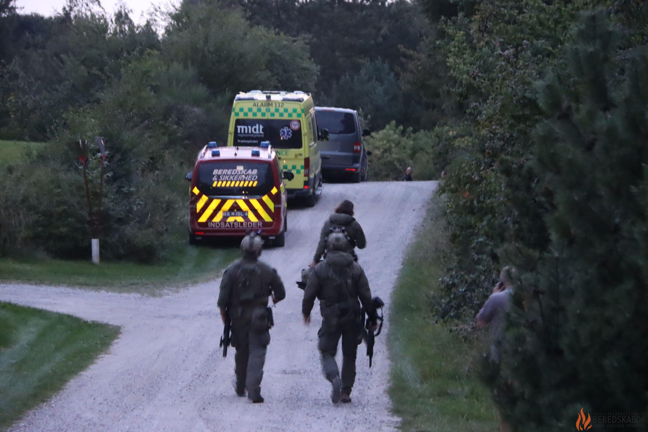 02/09/24 Mand Forskanser Sig i Knebel: Politiet Er Massivt Til Stede