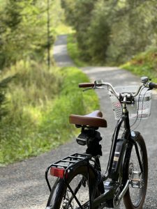 Bil med på sykkeltur med El-Sykkelgruppen