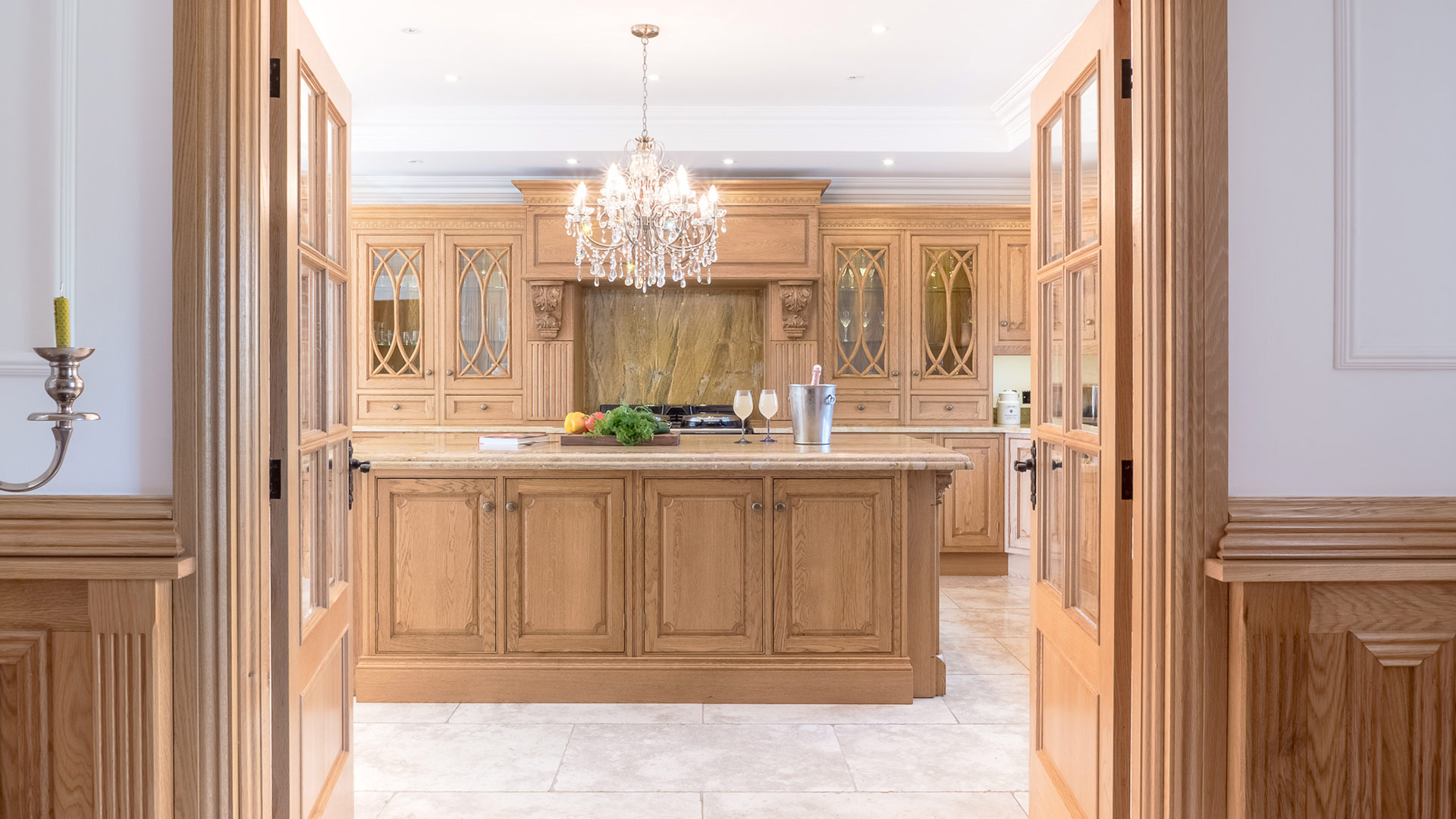 Luxury Victorian Solid Oak Wood Kitchen from our Buckingham Range
