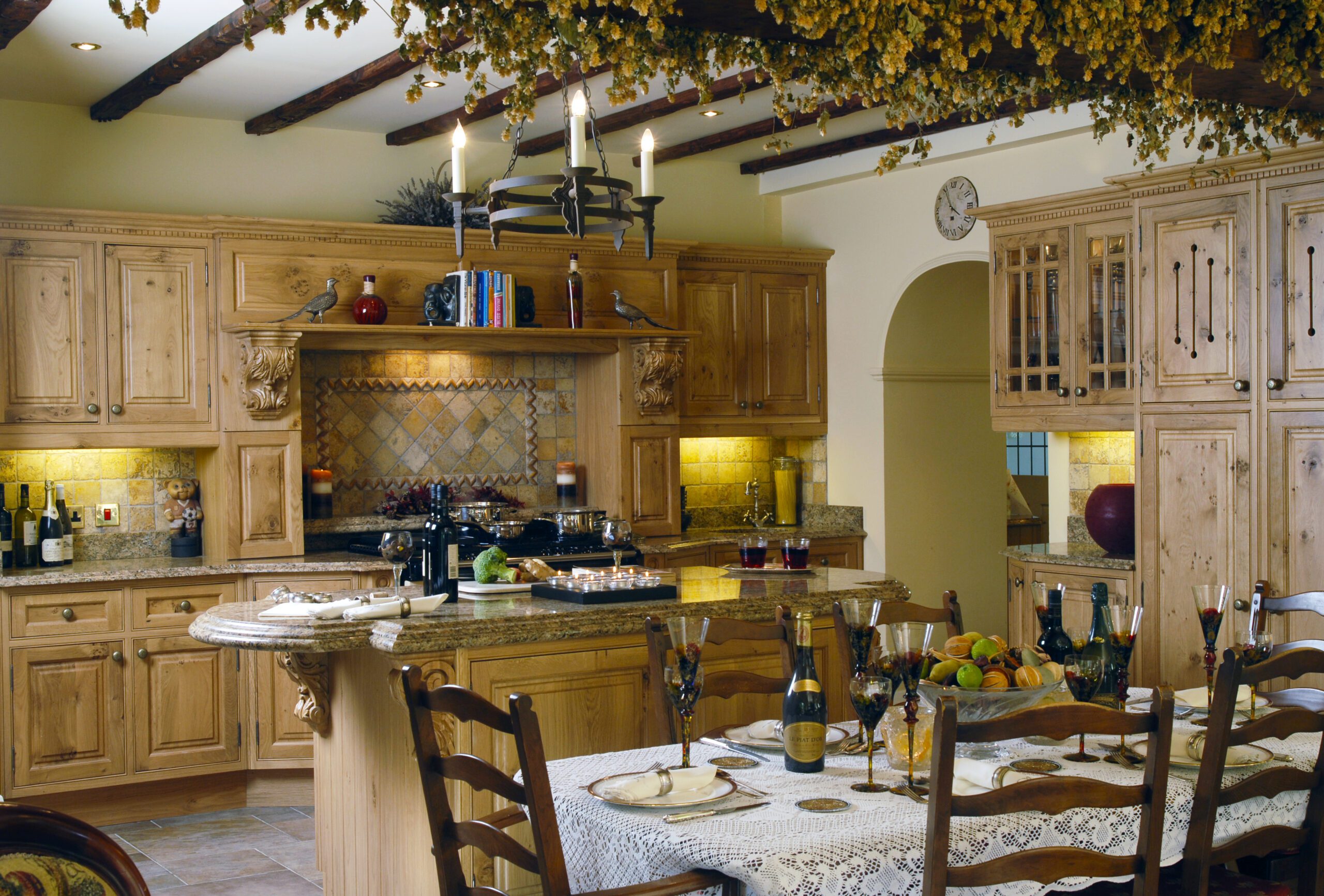 Pippy Oak Country Kitchen