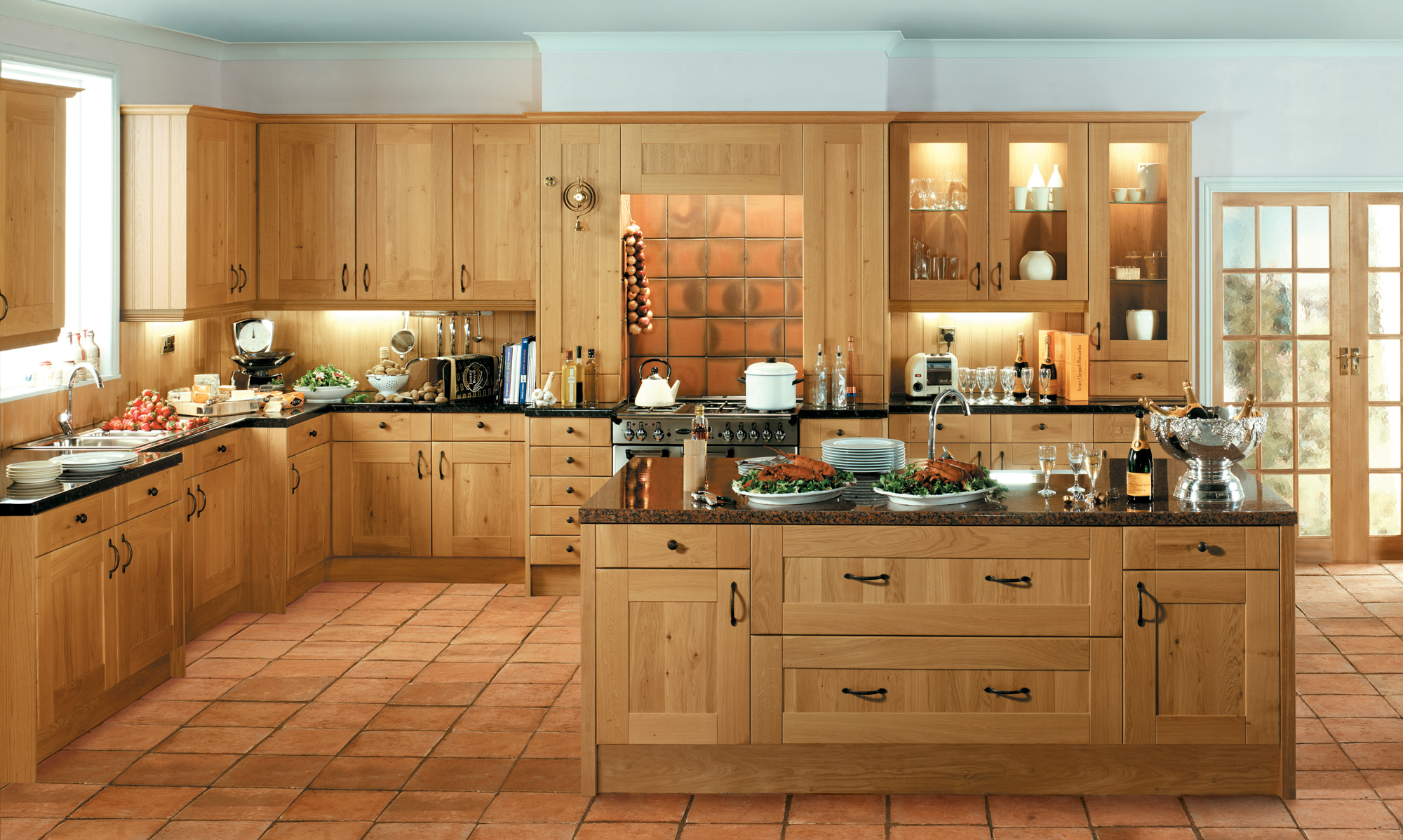 Shaker style kitchen in unpainted oak