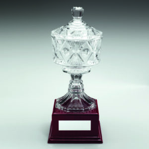 CLEAR GLASS CUP ON WOOD BASE WITH PLATE -   12.25in