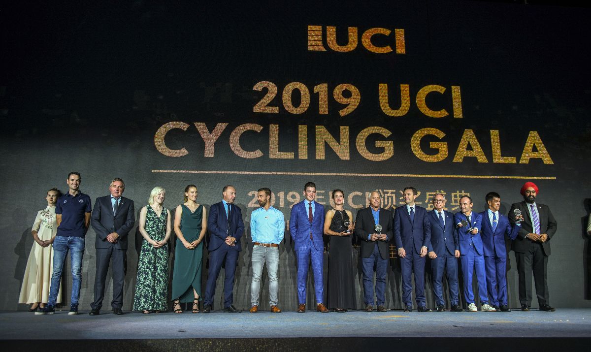 Greg Lemond hyldet af den internationale cykelunion