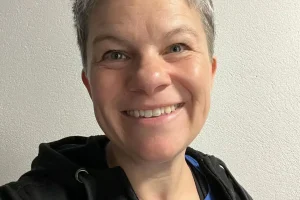 435317729_3495852503894829_6278403337990443534_n Kristina Kristensen, 48, har en imponerende baggrund med instruktøruddannelser spændt over mere end to årtier. Fra fitness og indoor cycling i 2000 til de nyere TRX - Outdoor og Crossgym i 2015, Bungee Fitness i 2021, og Fit Boots i 2023