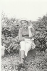 Fruit Picking Hiam's Orchard, Wood End Mandy O'Dell 1973