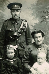 Stevey Lister  with Annie Lister, nee Chapman, and their daughter Mary Jane, who went on to marry Reg Gill