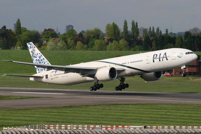 AP-BHV B773 PIA