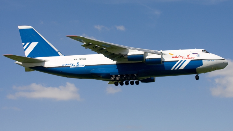 RA-82068 AN124 POLET