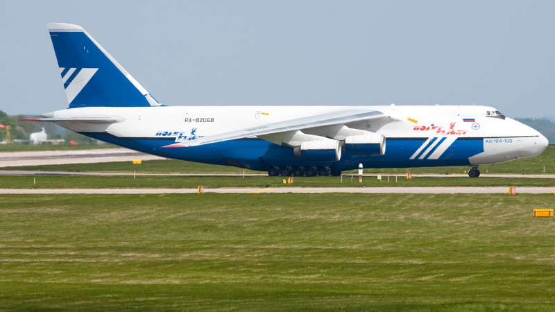 RA-82068 AN124 POLET