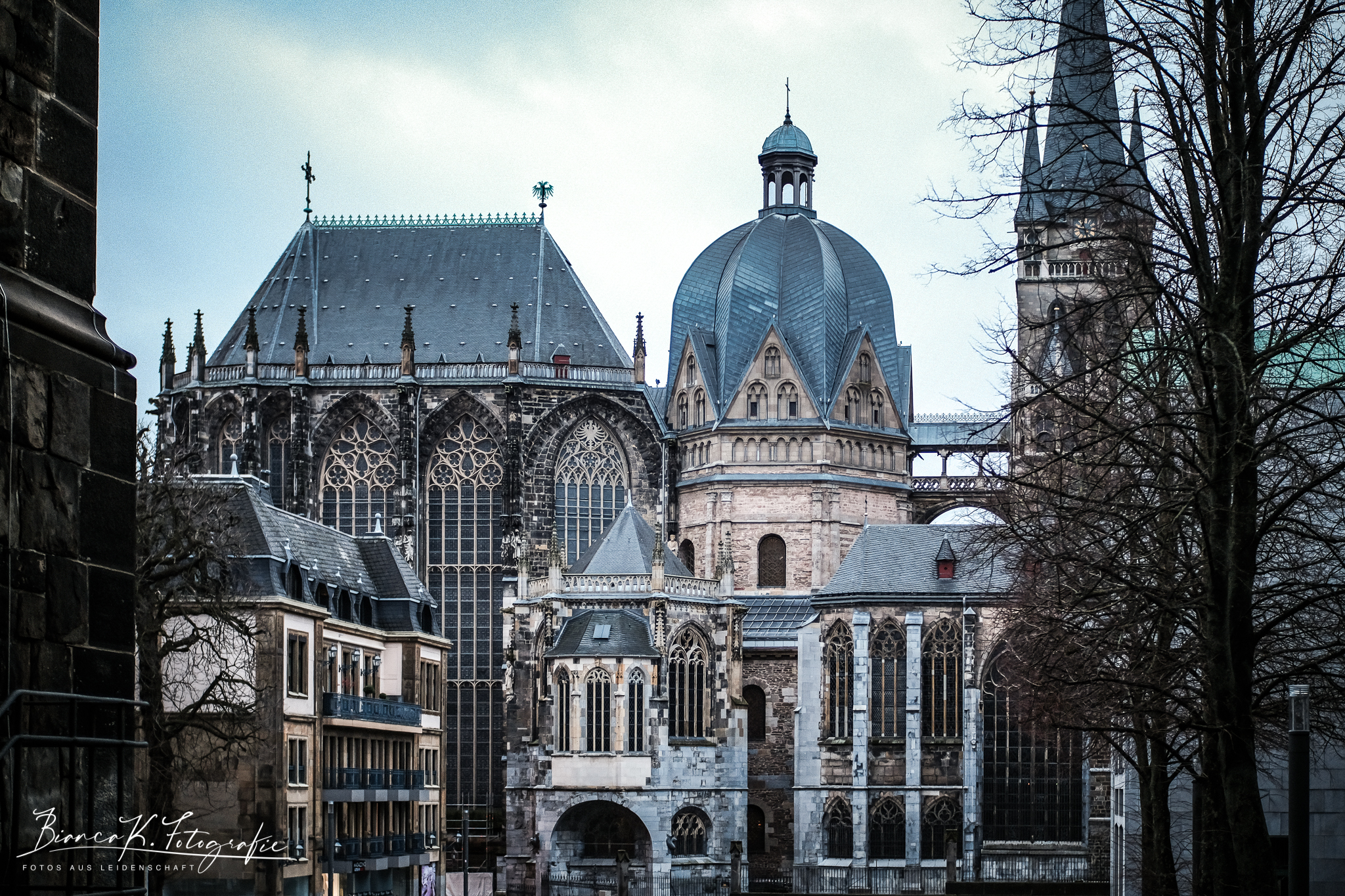 Aachener Dom vom Katschhof aus fotografiert