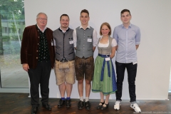 Manfred Newrzella, Matthias Ertl,  Lennart Dege, Dorothea Schiffmann, Matthias Zellner (von li. nach re.), Brauermeisterschaft in der Berufsschule für Brauwesen in München 2018