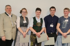 Herbert Meier, Theresa Seidl, Florian Patzek, Simon Wohlschläger, Valentin Seiwald (von li. nach re.), Brauermeisterschaft in der Berufsschule für Braugewerbe in München 2019