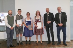 Benedikt Meier, Leonhard Bremer,  Antonia Krojer, Laura Miller, Dr. Lothar Ebbertz (von li. nach re.), Münchner und Süddeutsche Braumeisterschaft in der Berufsschule für Brauwesen in München 2023