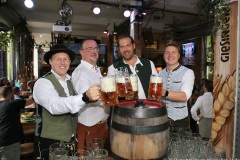 Sebastian  Esche Steffen Marx , Jonas Seidl, Sebastian Piwowar (von li. nach re.), Giesinger Bräu Festbier Prachtgespann von Werk2 nach Giesing 20222