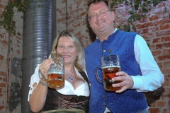 Carola Marx  und Bernhard Pillep, Giesinger Bräu Festbier Prachtgespann von Werk2 nach Giesing 2022