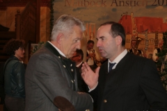 Günter Malescha und Hubert Aiwanger (re.), Maibockanstich im Hofbräuhaus in München 2019