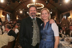 Christian und Katrin Lehner, Maibockanstich im Hofbräuhaus in München 2019