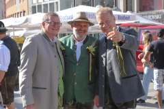 Bernhard Klier, Karl-Heinz Knoll, Andreas Steinfatt ( von li. nach re.), Münchner Brauertag am Odeonsplatz in München am 29.6.2019