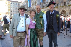 Manfred Newrzella, Irmgard Möller, Dr Michael Möller, Peter Reichert (von li. nach re(, Münchner Brauertag am Odeonsplatz in München am 29.6.2019