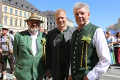 Karl-Heinh Knoll, Andreas Steinfatt, Dieter Reiter (von li. nach re.), Münchner Brauertag am Odeonsplatz in München am 29.6.2019