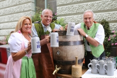 Silja Schrank-Steinberg, Ricky Steinberg. Günter Steinberg (von li. nach re.), Sommerfest im Hofbräukeller in München 2019