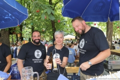 Anja Bierwisch (Mitte), Sommerfest im Hofbräukeller in München 2019