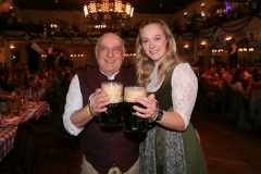 Dr. Axel Munz und Anna Berreiter, Starkbierfest im Löwenbräukeller in München 2023