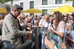 Tag des Bieres am Bierbrunnen Ecke Oskar-von-Miller-Straße/Briennerstraße in München 2019