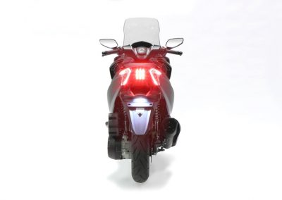 motocicleta scooter DAELIM XQ2 300 cc color rojo