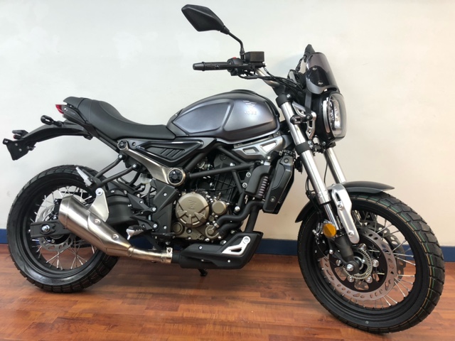 Nueva VOGE 300ACX, una scrambler con estilo