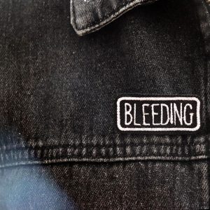 broche "bleeding"
