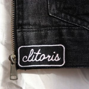 broche "clitoris"